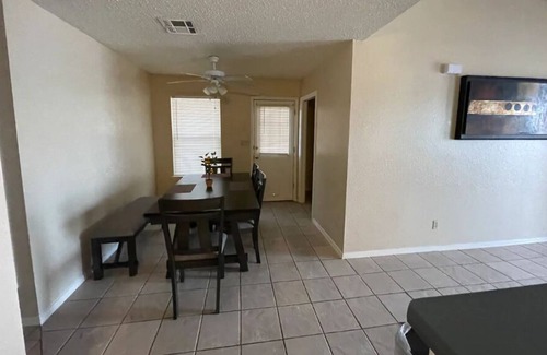 El Paso House | Spectacular 2BR Gem Easy Access to I-10, Malls!!
