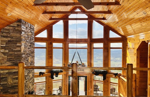 Gatlinburg - Pigeon Forge Cabin | Spectacular 360° Valley Views! 10min to Pigeon Forge, HotTub/PoolTable