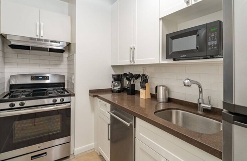 Financial District Apartment | Spectacular 3BD Apt in FiDi!