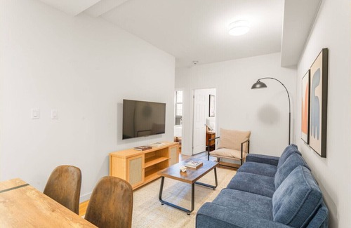 Financial District Apartment | Spectacular 3BD Apt in FiDi!