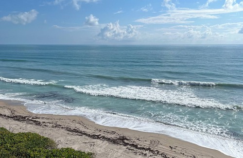 Hutchinson Island South Condo | Spectacular 7th floor condo on the beach, south east Corner unit