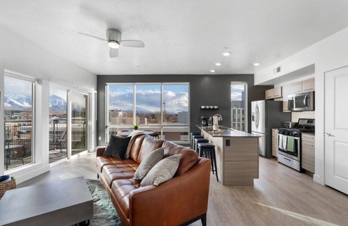 Downtown Salt Lake City Apartment | Spectacular Central City 2BD2BA