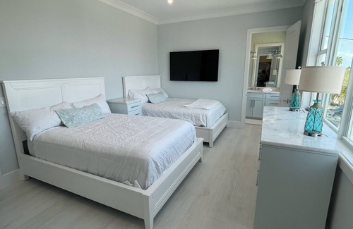 Sugarloaf Shores House | SPECTACULAR FAMILY RETREAT- WITH DOCKAGE