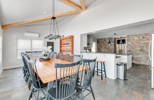 Lakeview House | Spectacular Home : Horse, Bike and Wine Country