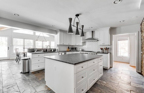 Lakeview House | Spectacular Home : Horse, Bike and Wine Country