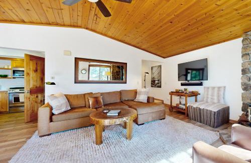 Kings Beach House | Spectacular Lakeview Cabin