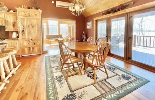 Grand Rapids House | Spectacular Log Home on Pristine Deer Lake in Northern Minnesota