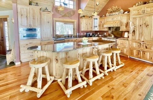 Grand Rapids House | Spectacular Log Home on Pristine Deer Lake in Northern Minnesota