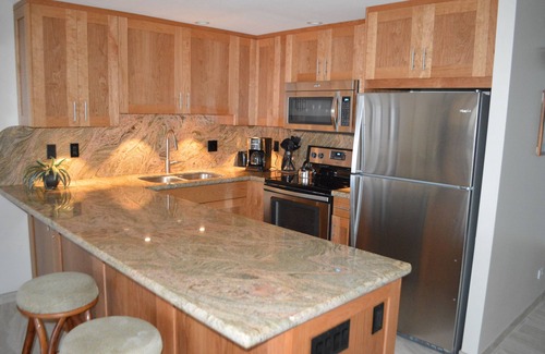 Honokowai Condo | Spectacular OCEANFRONT! 2BR/2BA Papakea L305. No Resort Fees!