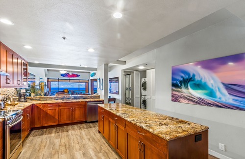 Kahana House | Spectacular Oceanfront Penthouse, New $200,000 Remodel, AC 2700 Sq Ft, sleeps 10