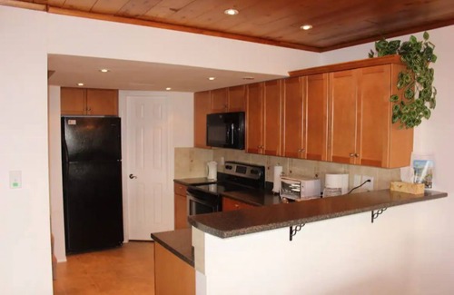 Central Okanagan House | Spectacular Panoramic Lake View