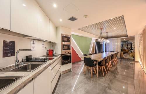 Gaztambide Bed & Breakfast | Spectacular quadruple room w/gym B113