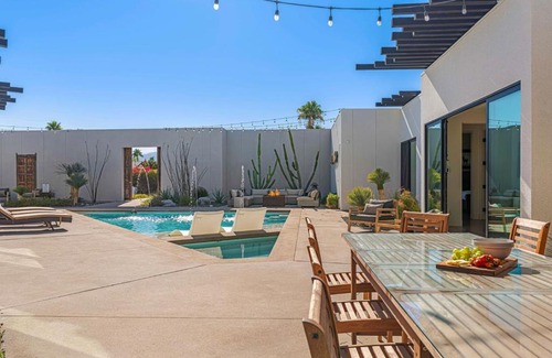Racquet Club West House | Spectacular Resort-Style Oasis by Rather Be Properties