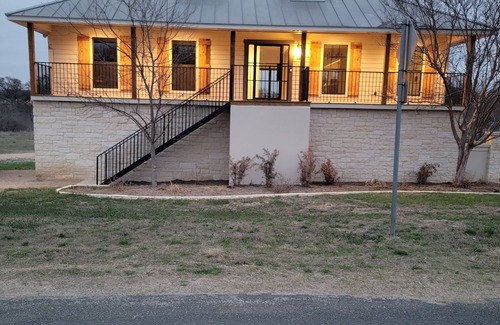 Kerrville House | Spectacular riverfront home with pool