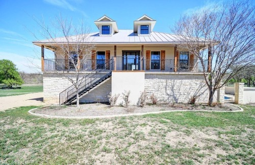 Kerrville House | Spectacular riverfront home with pool