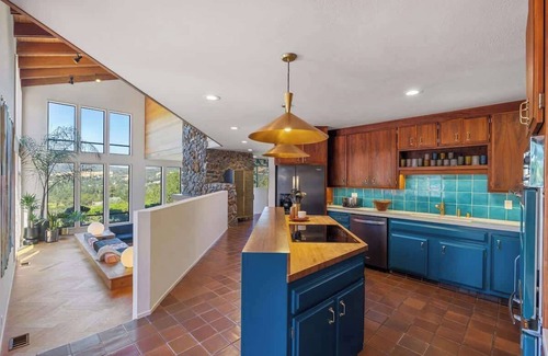Santa Rosa House | Spectacular & Secluded Wine Country Estate