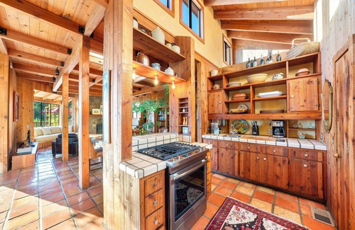 Sonoma House | Spectacular Stone Pool/Spa. Views to The Bay. Near Sonoma Plaza. Ambiance plus!