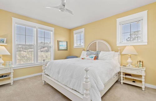 Laurel Grove House | Spectacular Updated Laurel Grove Home w/ New Kitchen and Bathrooms!