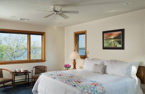 Hawley House | Spectacular View Luxury Lakefront Vacation Home on Lake Wallenpaupack