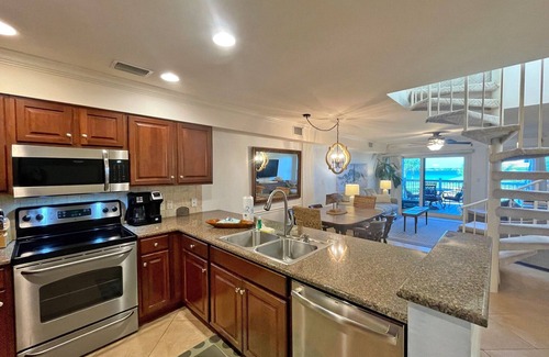 Pensacola Beach House | Spectacular Views from all Windows in this Sound Frond Condo; Pets Welcome!