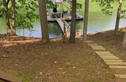 Gainesville House | Spectacular Views and Deep Water!