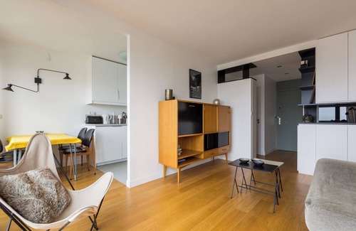 Epinettes Apartment | Spectacular views from Batignolles-Monceau, by Veeve