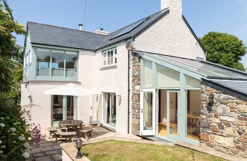 Newport House | Spectacular views over Newport Bay, Parrog, Nevern Estuary, and the Preseli Mountains