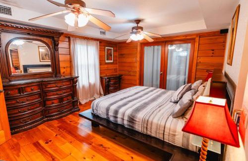 Sebring House | Speedway Log Cabin