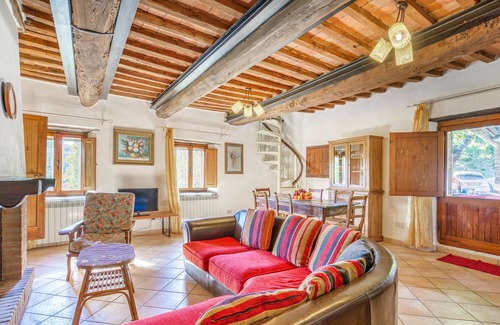 Belforte Apartment | Spend a nice vacation in this cozy apartment in a historical ambience.