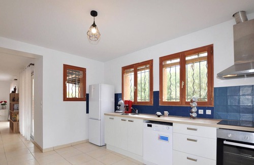 Elne House | Spend an unforgettable vacation in this inviting and modern vacation home.