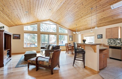 Kings Beach Ski Chalet | Spend Fall at King's Beach! Sunny Cabin with private hot tub in King's Beach