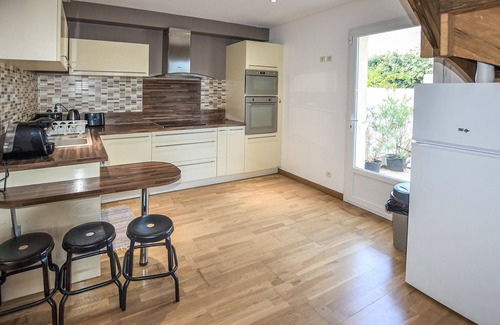 Pont-Saint-Esprit House | Spend relaxing vacations in this beautiful vacation home with many amenities.