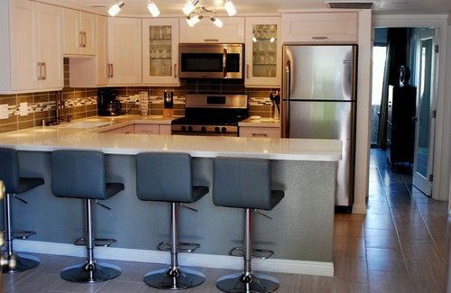 Palm Springs Condo | Spend Your Holidays in Quiet & Modern Palm Springs Condo-Individual Months Only