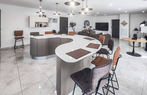 Caux House | Spend your next holiday in this modern holiday home in the south of France.