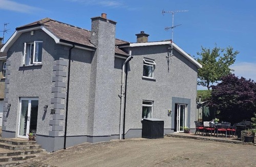Magherafelt House | Sperrinview House - Lovely Retreat Sleeps 8