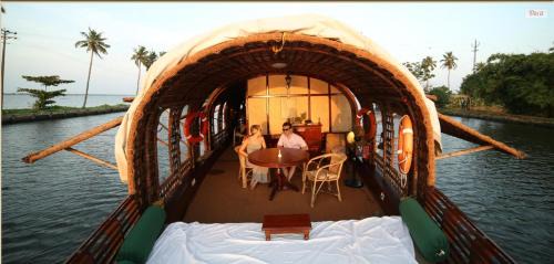 Andhakaranazhy Boat Rental | Spice Coast Cruises - Houseboat, A CGH Earth Experience