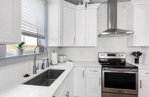 Miramar Beach House | Spiny Lobster: 7BR, Luxury, Private Pool! Golf Cart! 5 Min to Beach