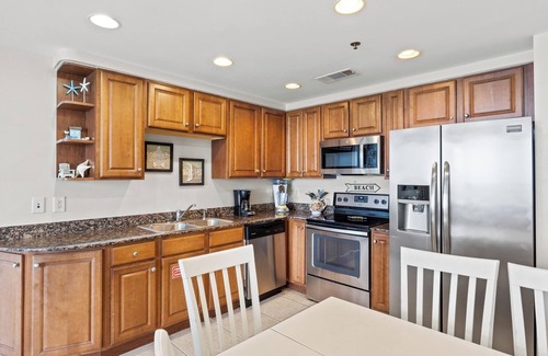 West Panama City Beach Condo | Splash 1406E - Sleeps 6 - Beachfront, Pools, Waterpark, Free Activities Daily