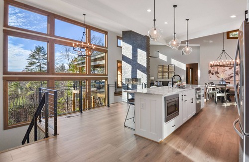 Ellijay Cabin | Splash Mountain Lodge ~ Modern Cabin w/Heated Indoor Pool ~ Hot Tub ~ Fire Pit