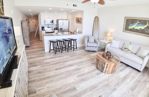 West Panama City Beach Condo | SPLASH RESORT 7th flr 1/2 Gulf Front w Bunks, Kids Waterpark, Free Beach Chairs