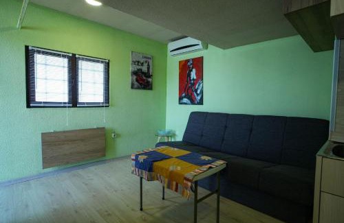 Cukarica House | Splav na dan Royal Water