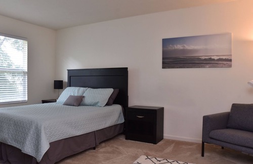 Wayne House | ❤️Splendid 4 BEDROOM in updated home-Sleeps 12❤️