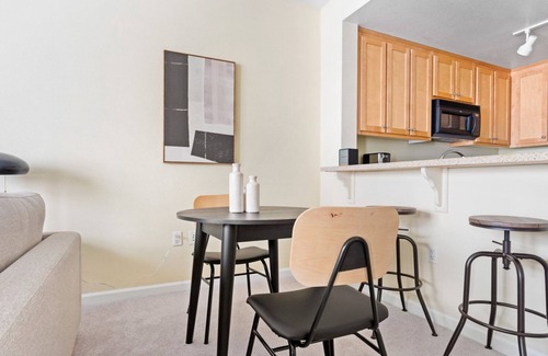 San Bruno Apartment | Splendid San Bruno 1BR w/Gym, Pool & Spa, near highways, by Blueground