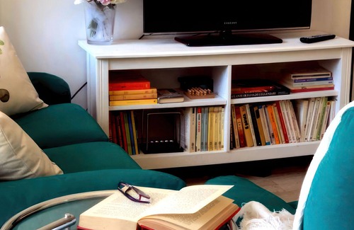 Certosa Apartment | Splendid two-room apartment in a private park