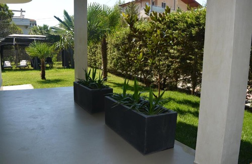 Golem Villa | Splendida Villa con giardino sulla spiaggia