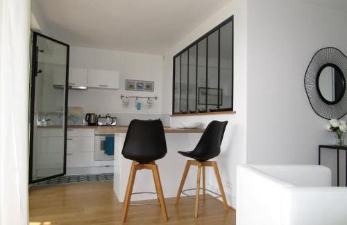 Concarneau Apartment | Splendide vue face à la mer avec garage