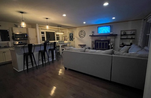 Lake Harmony House | Split Rock Beauty with Lake View