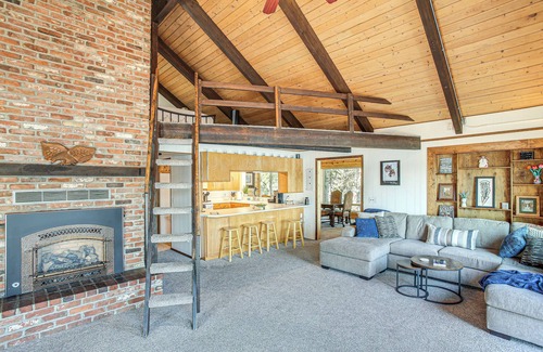 Post Falls Cabin | Spokane River Access & Fire Pit: Post Falls Cabin
