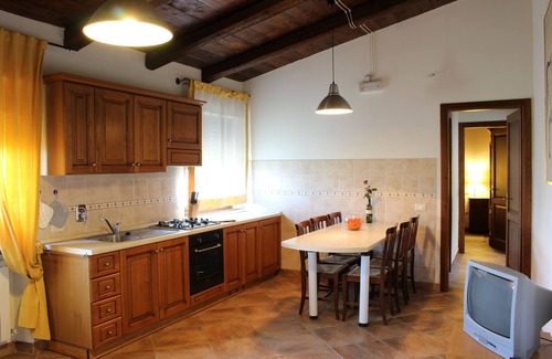 Gualdo Cattaneo Apartment | "Spoleto" appartement, in the Villa di Castello is situated in the middle of an olive garden.
