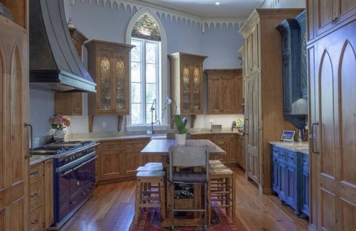 Mount Pleasant House | Spoleto house for rent!5-24/to6-22 nnnnnSpoleto Festival Home for rent! nnnn